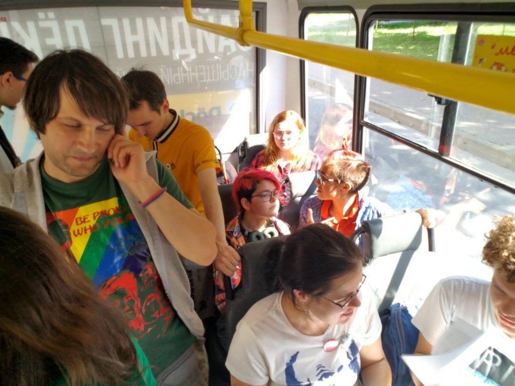 Répression des LGBT+ en Russie : Alekseï raconte sa violente arrestation lors d'une manif