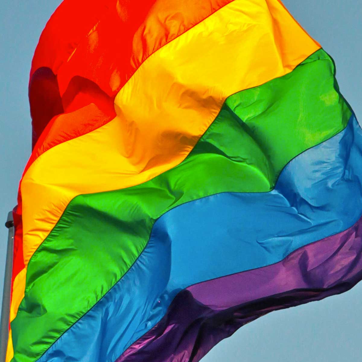 Un Saoudien arrêté après avoir accroché un drapeau LGBT qu'il