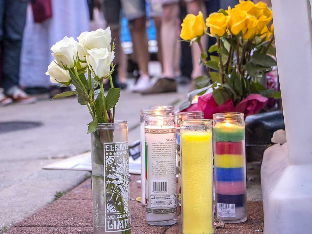 Veillées en hommage aux victimes tuerie d'Orlando