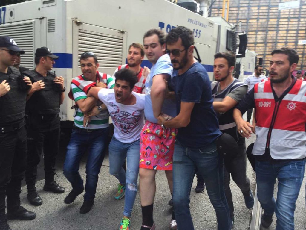 Gay Pride d'Istanbul interdite dispersée