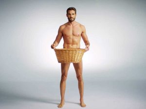 Cette vidéo retrace 100 ans de sous-vêtements masculins