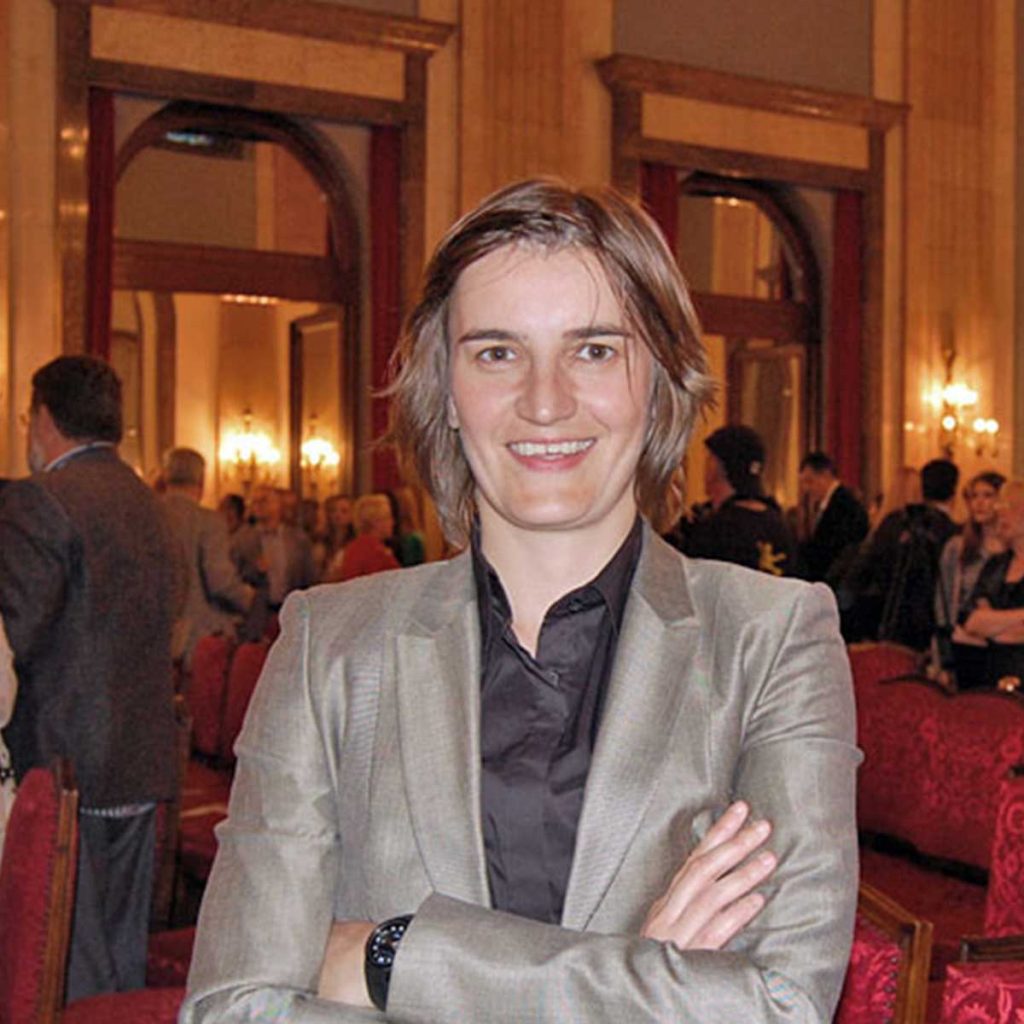 serbie ministre lesbienne