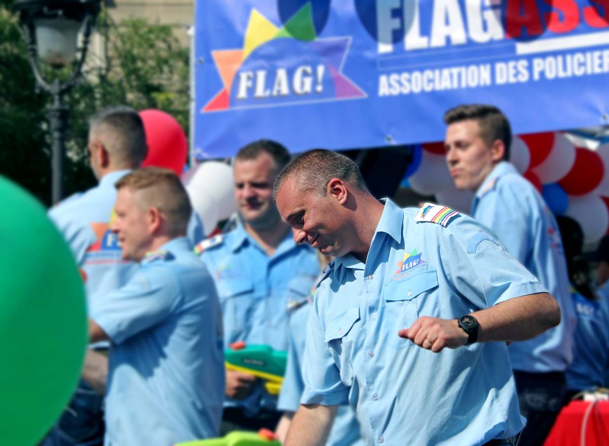 Histoire Gay Avec Un Gendarme Histoire gay avec un gendarme