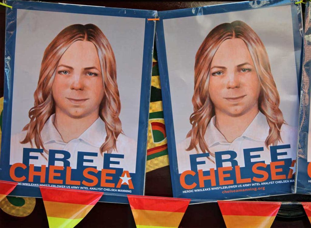 Barack Obama remise de peine Chelsea Manning lanceuse d'alerte héroïne de la cause des trans en prison