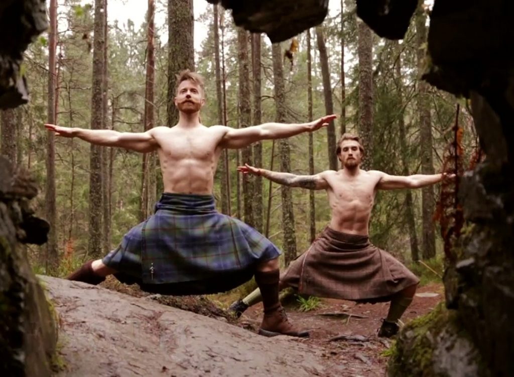 écossais,yoga nu