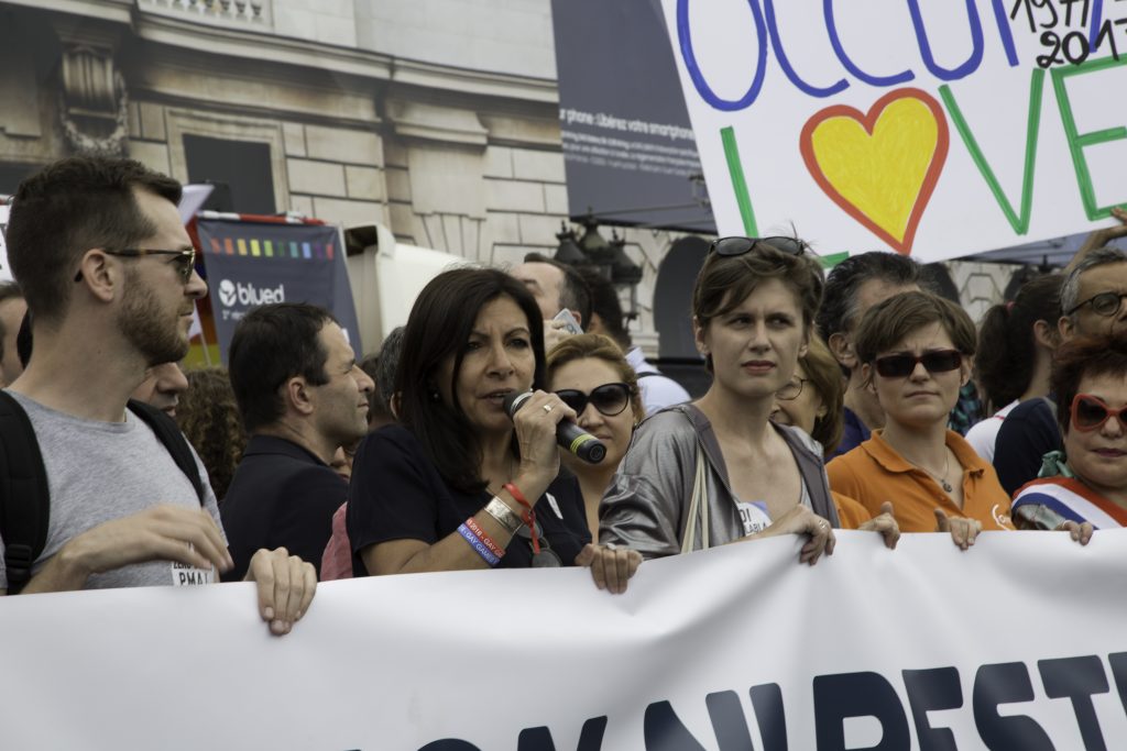 Marche des fiertés de Paris : Retour des politiques et célébration des diversités (PHOTOS)