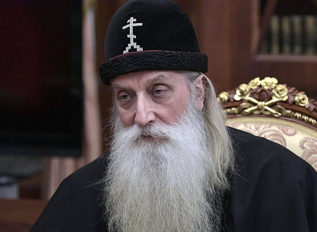 un religieux russe pense que la barbe protège de l'homosexualité