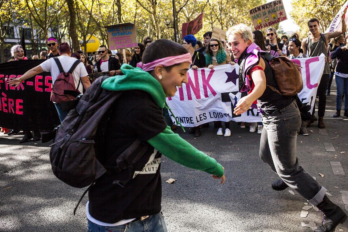 TÊTU  Pink bloc : Ces LGBT qui se mobilisent et défilent contre la  politique Macron