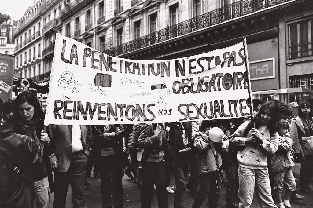 "Archiver, c'est refuser d'être dépossédé de son histoire" : Antoine Idier collecte un siècle d'histoire LGBT dans un livre