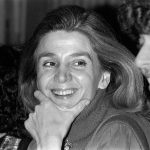 L'avocate Gisèle Halimi, président du mouvement "Choisir", anime un débat, le 6 mars 1978, au Havre.