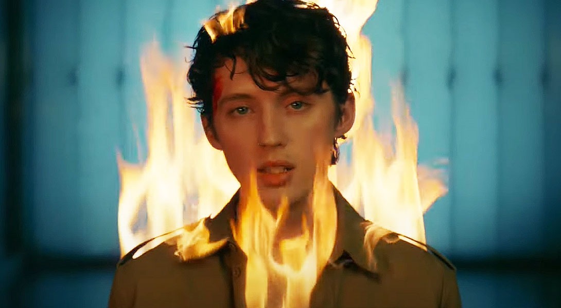 VIDÉO. Troye Sivan revient avec "Easy", son nouveau single déchirant