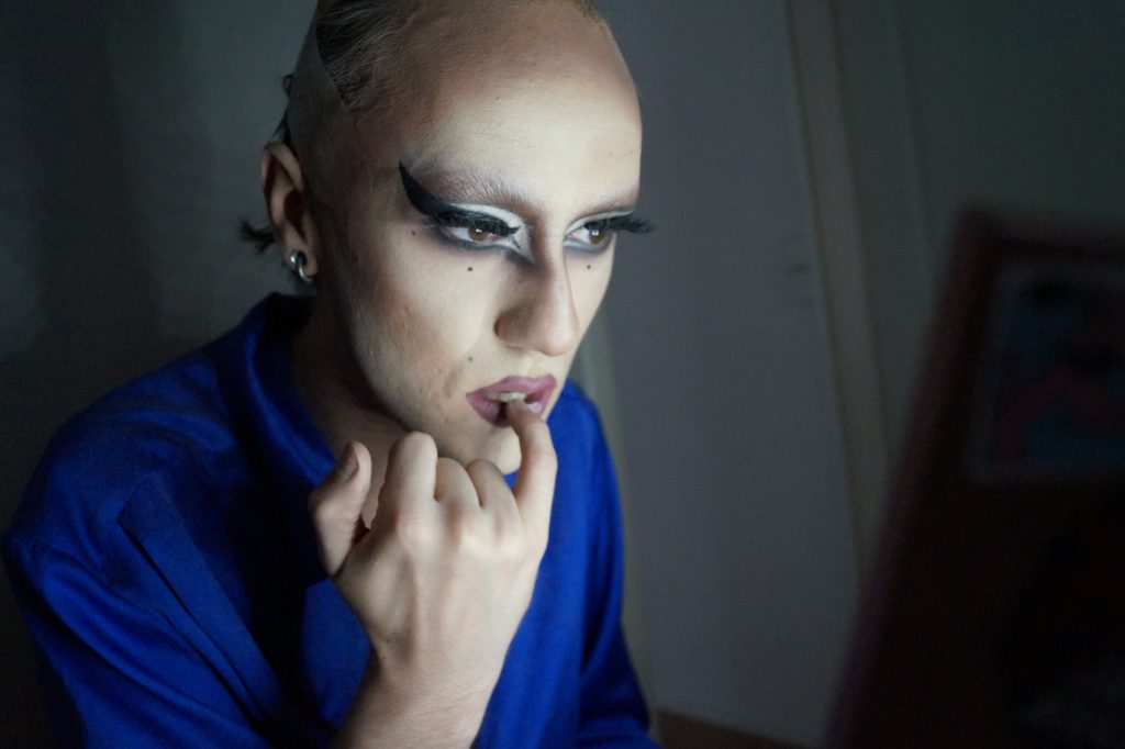 Comment la drag-queen Crystal Chardonnay a redonné vie à la scène queer lilloise
