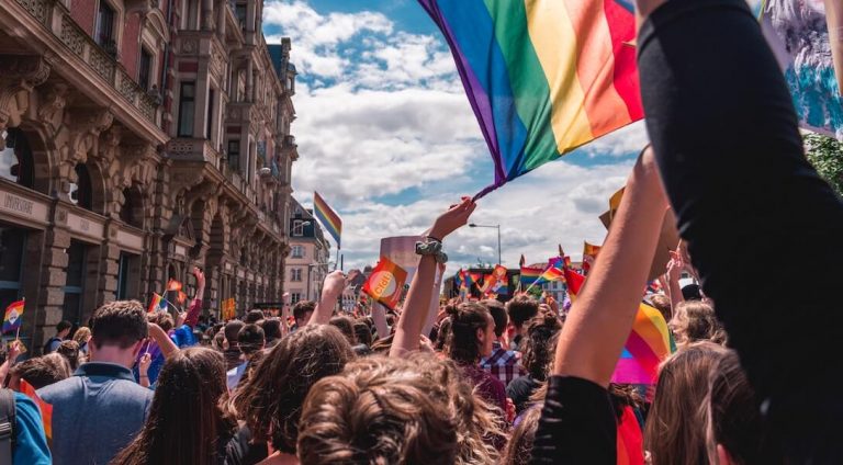 TÊTU - Mois des Fiertés : le calendrier 2021 des Pride, ville par ville