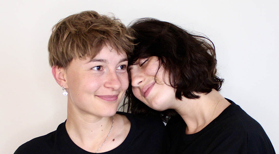 "Sapphosutra" sur Instagram et TikTok : le vrai kamasutra lesbien et des conseils de concernées