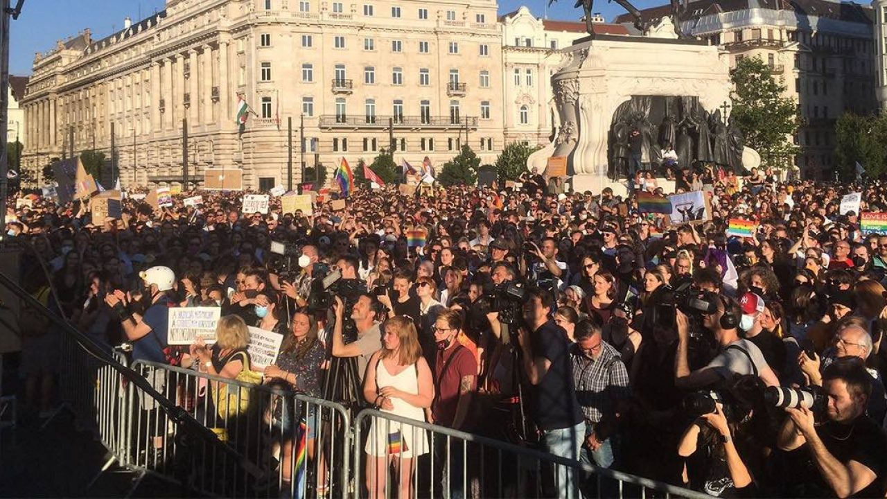 Hongrie Manifestation A Budapest Contre La Loi Homophobe De Viktor Orban Tetu