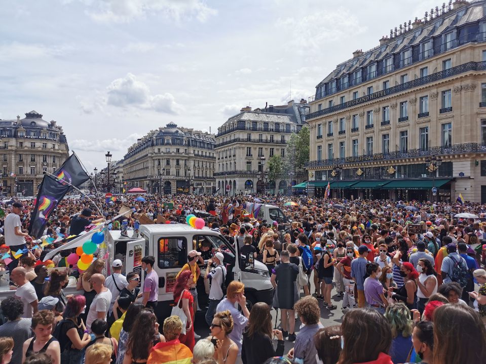 À la "contre-Pride" de Paris, l'antiracisme et l'anticapitalisme s'affichent à part