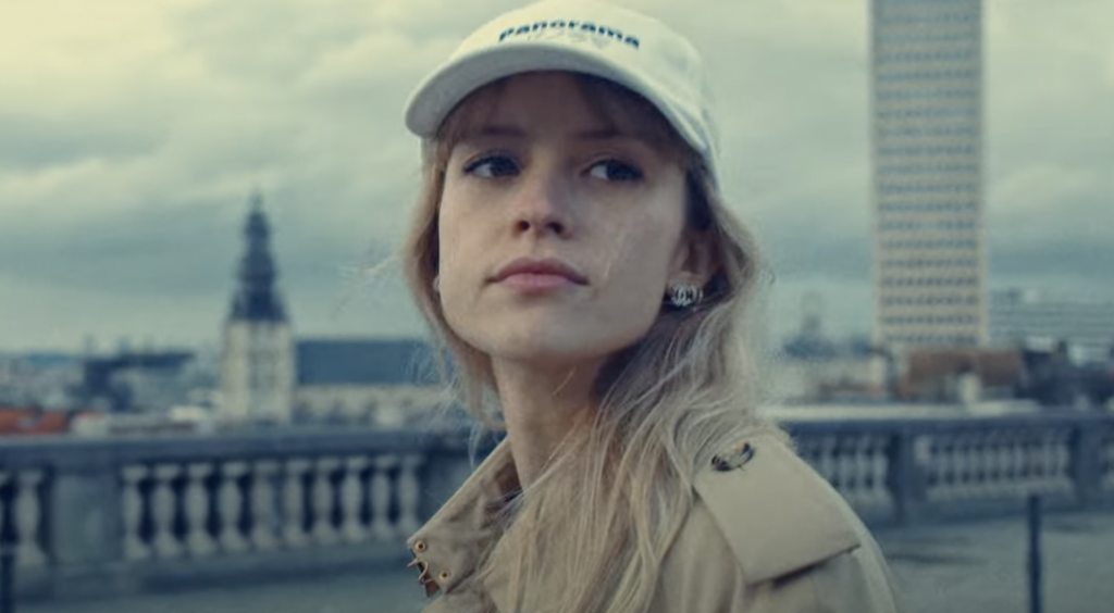 Bande-annonce : Angèle nous fait des confidences dans son documentaire Netflix
