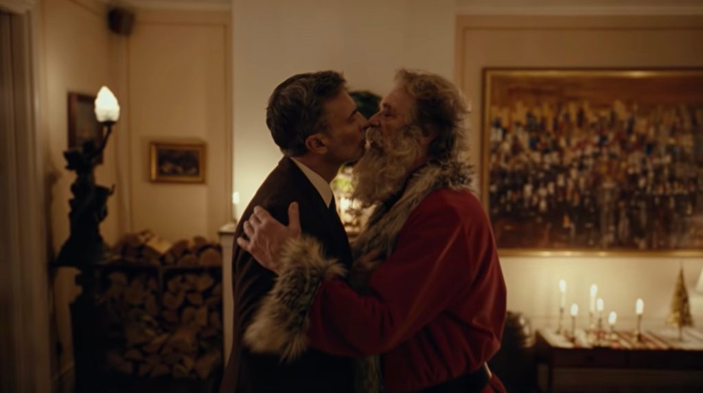 Dans un joli film pour Noël 2021, le Père Noël vit une histoire d'amour gay