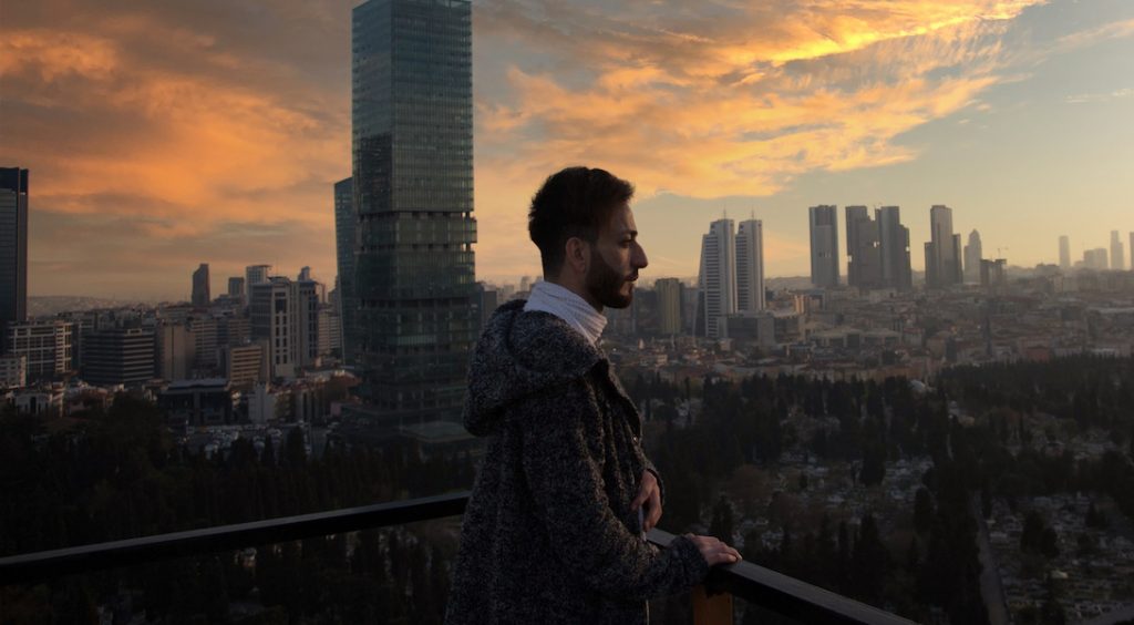 "Je suis enfin fier" : rencontre avec Husein, Mr Gay Syria du film "Un visa pour la liberté"