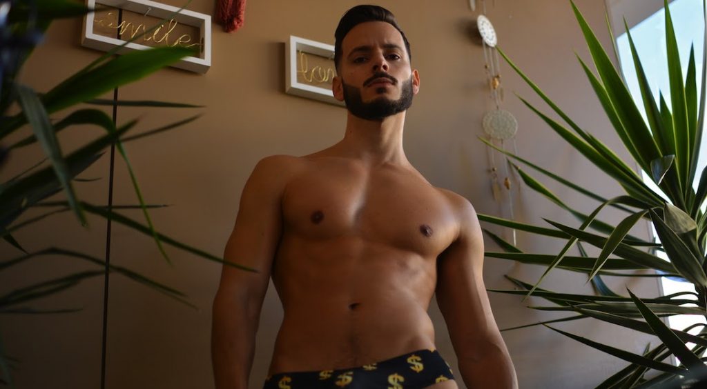 Rencontre avec Fabio Stallion, l'hyper actif qui domine le porno gay français