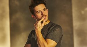 L'acteur gay Jonathan Bailey est cité parmi les acteurs qui pourraient incarner le prochain James Bond