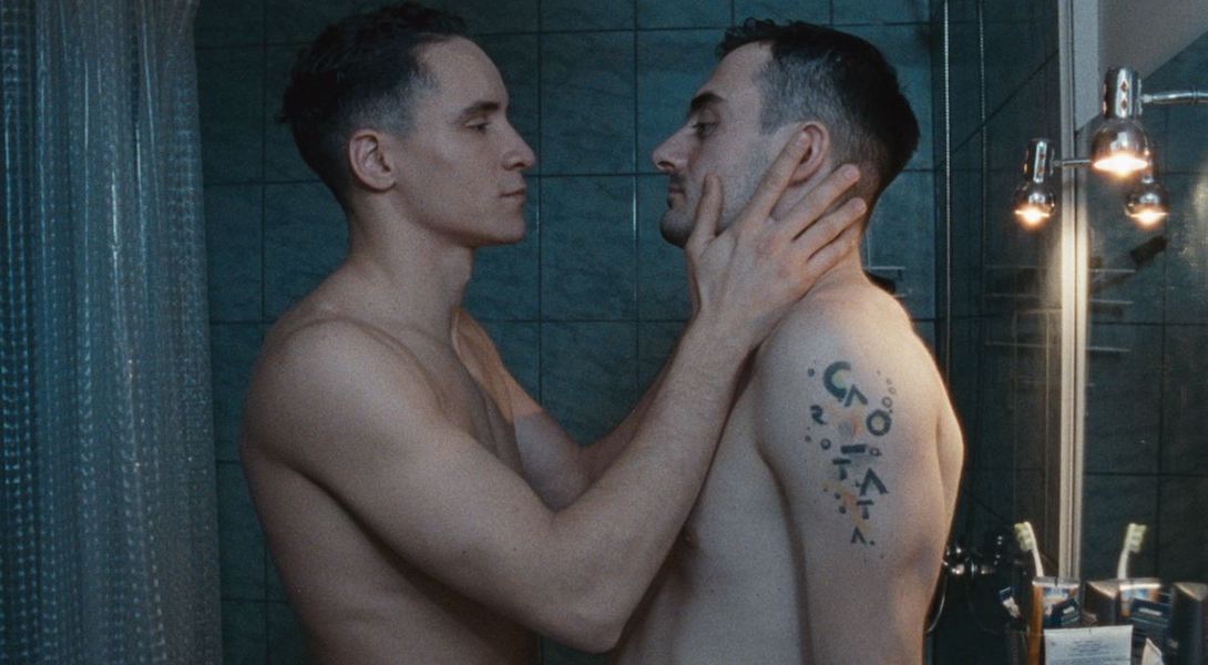 "Poppy Field" au cinéma : un drame roumain anxiogène sur l'homophobie