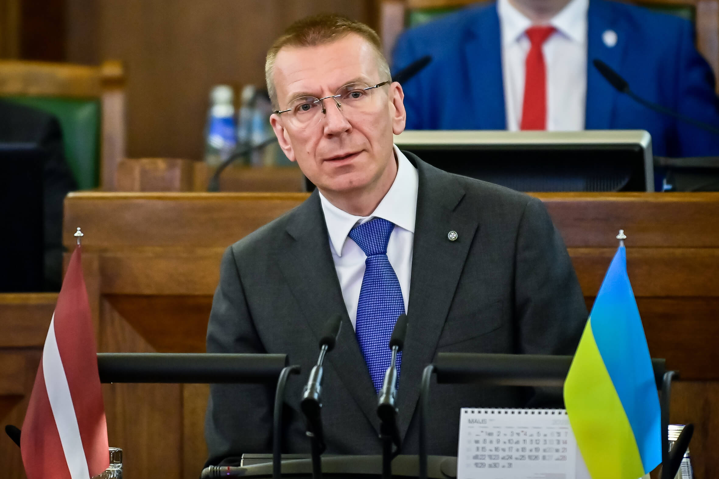 Edgars Rinkevics est le premier président de Lettonie ouvertement homosexuel.