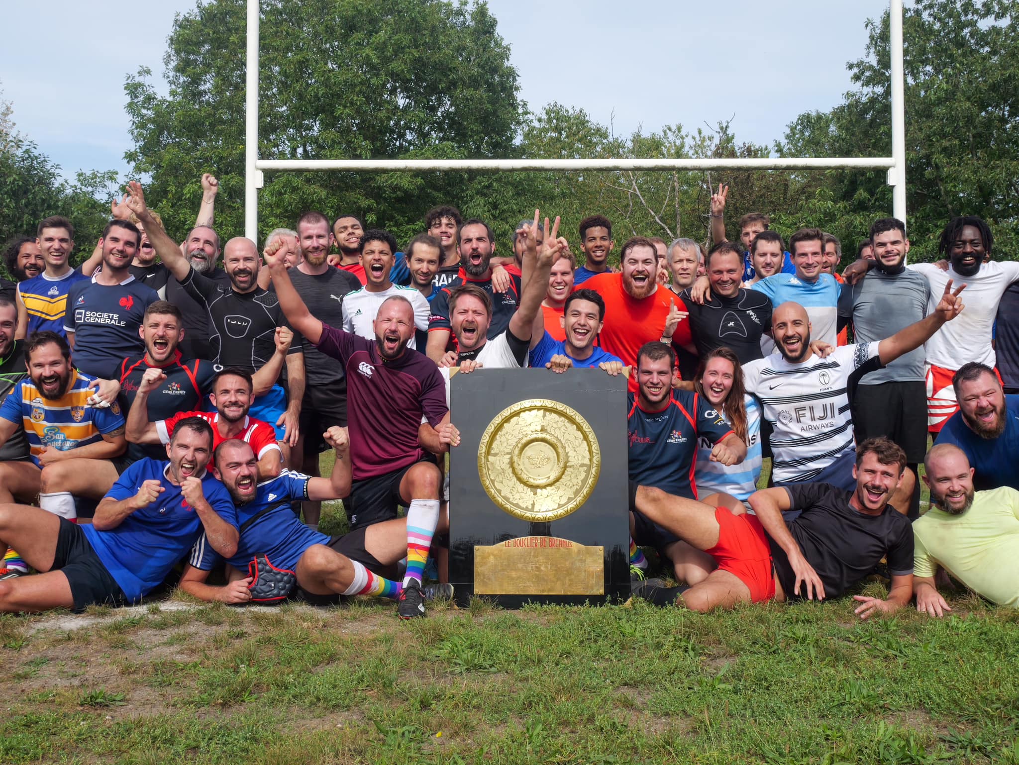 Les Coqs festifs, le club de rugby LGBT qui fait bouger les lignes