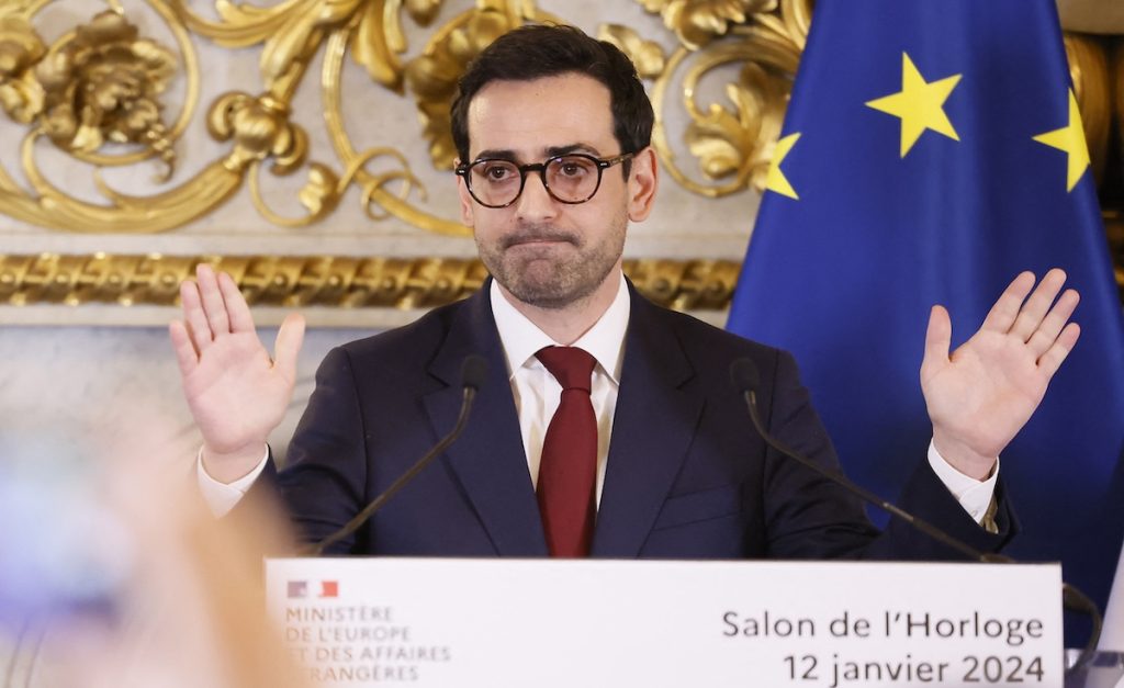 Le nouveau ministre Stéphane Séjourné est l'ex-compagnon de Gabriel Attal.