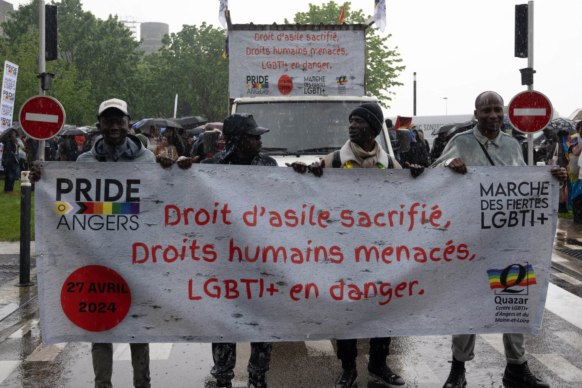 Tribune] Comment la France fabrique des homos sans papiers