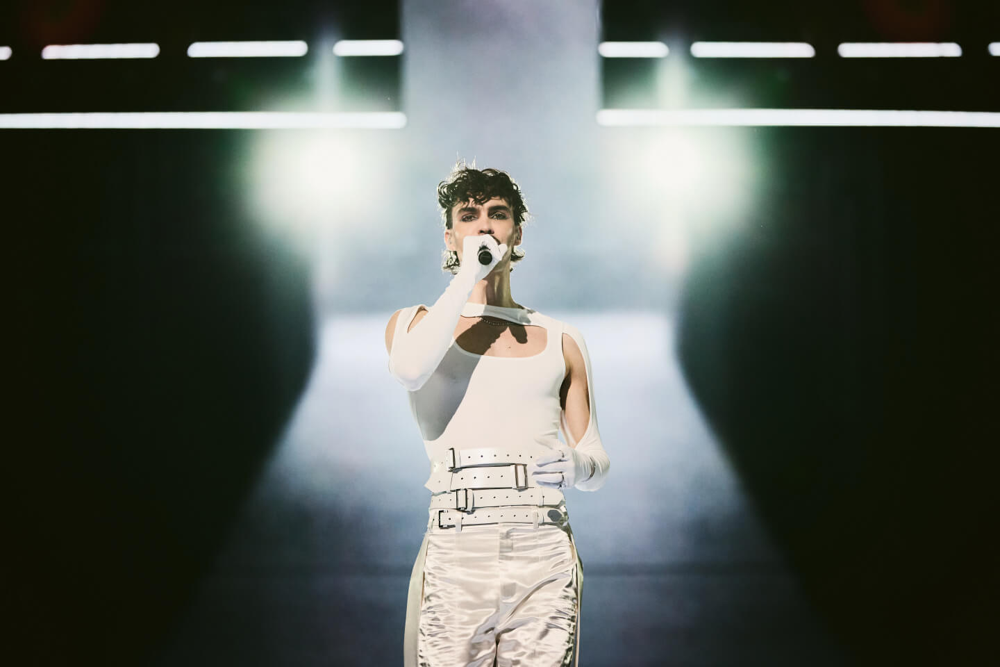 Adonxs est le candidat tchèque de l’Eurovision 2025.