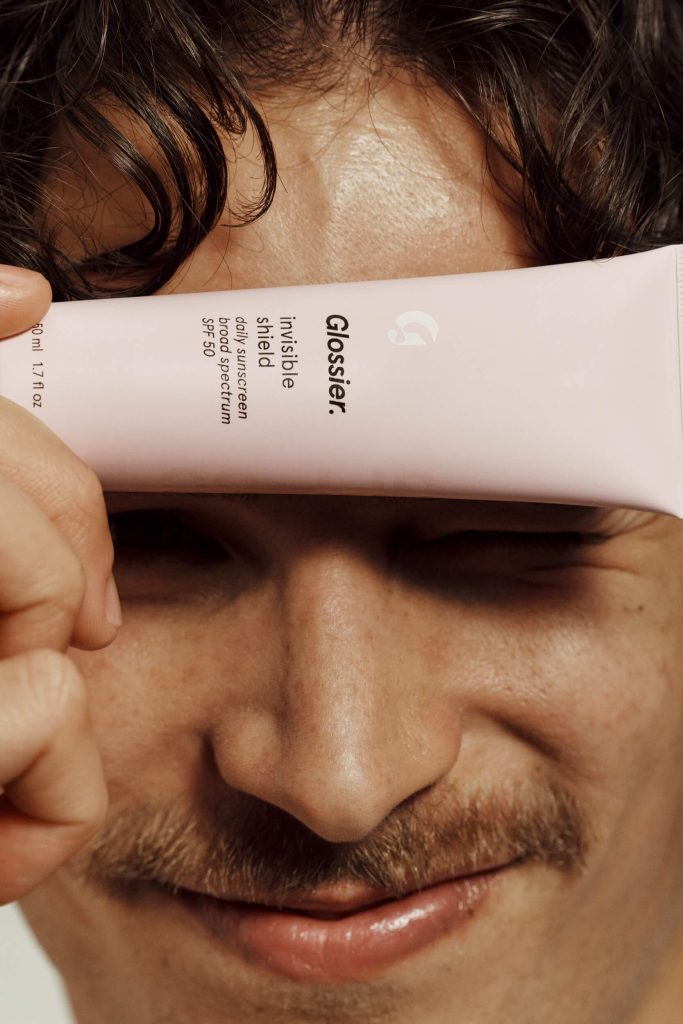 Glossier, Invisible Shield, SPF50, 40€ les 50ml.