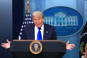 Le président américain Donald Trump a donné une conférence de presse à la Maison-Blanche après l'annonce des décisions de la Cour suprême.