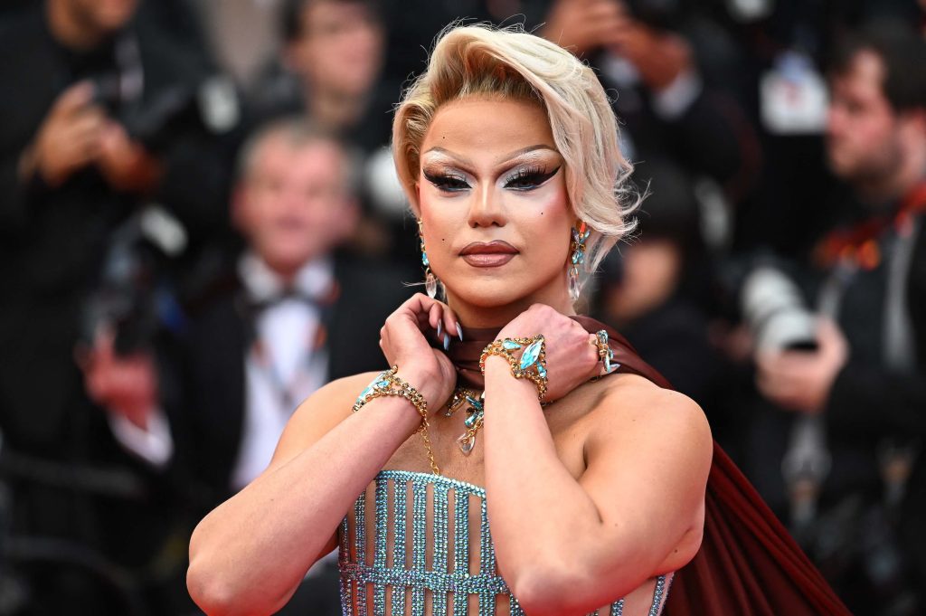 Nicky Doll, queen animatrice de "Drag Race France".