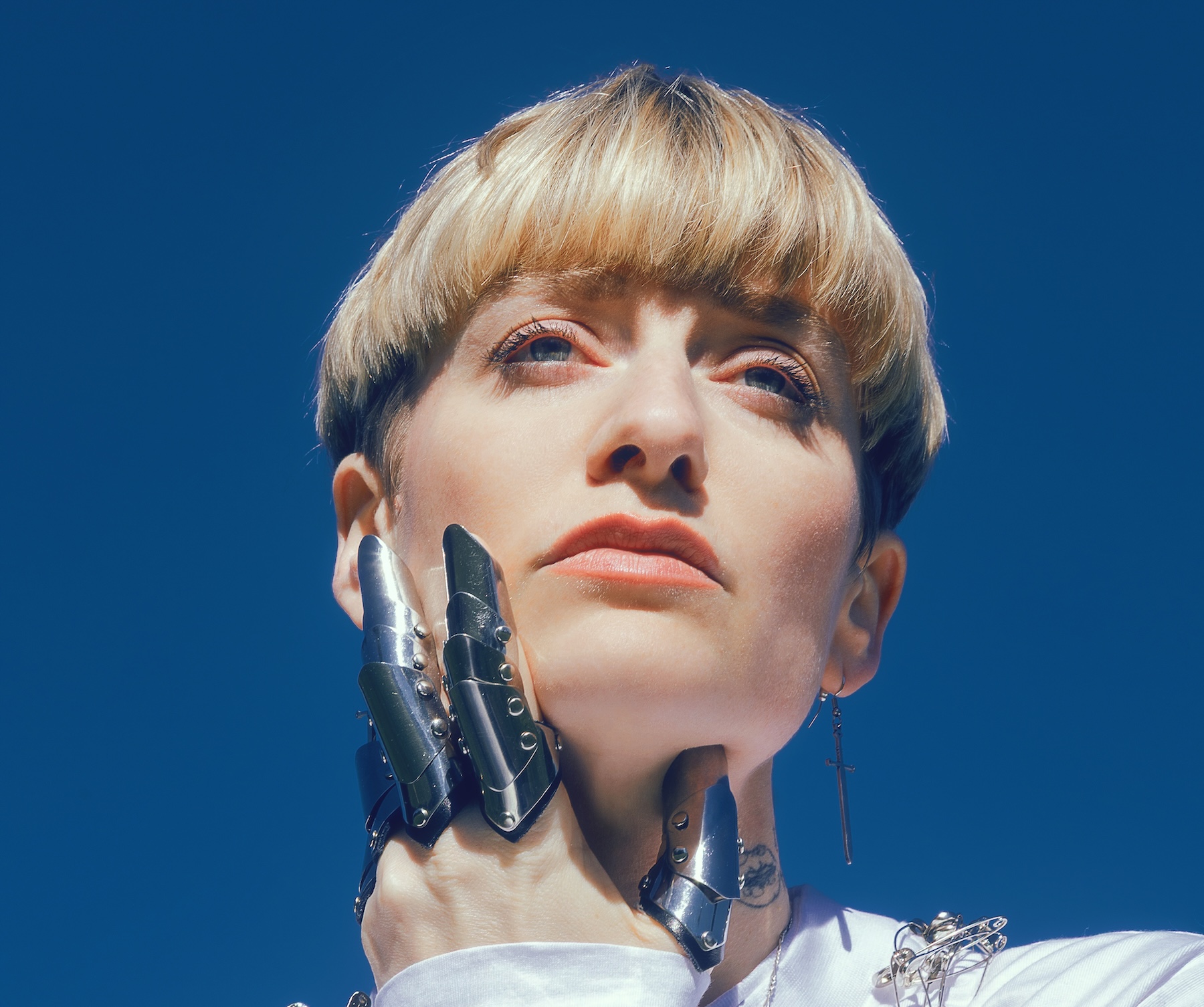 «La Pudeur»: συνάντηση με τον τραγουδιστή Gervaise