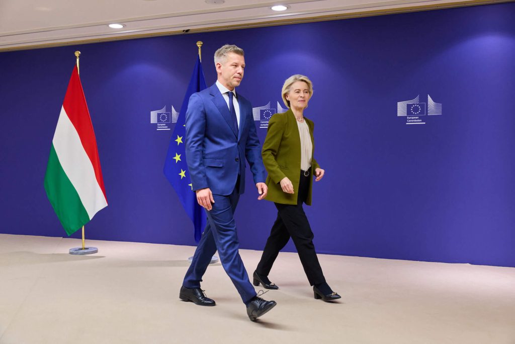 peter magyar premier ministre hongrie et usula von der leyen presidente commission europeenne