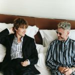 Pierre Lapointe et Pierre De Maere se rencontrent pour la première fois dans le magazine têtu·.